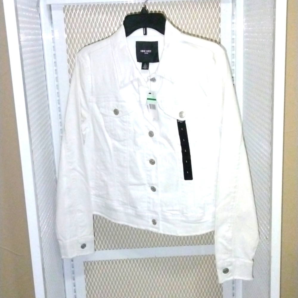 White jean jacket, Nine West size L NWT